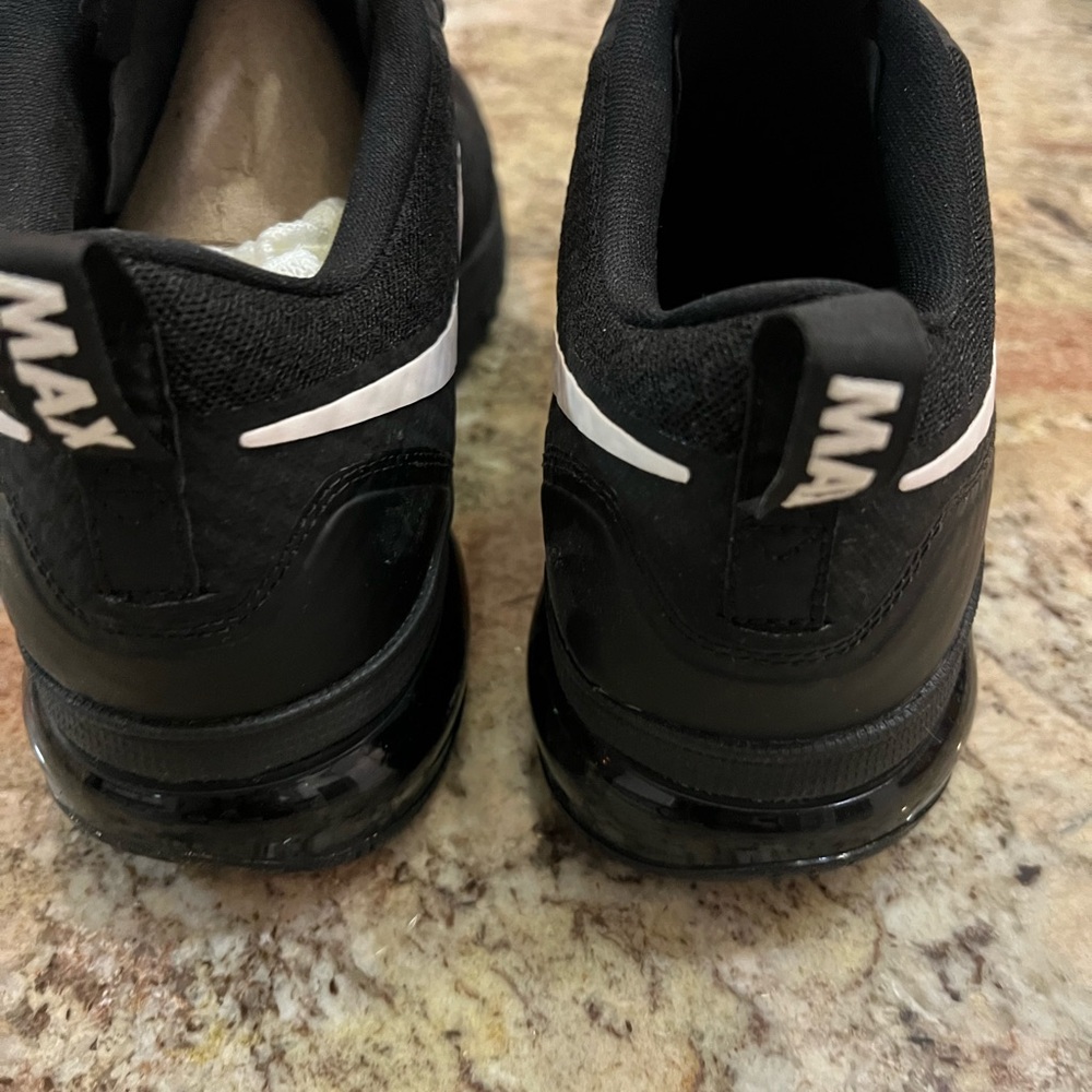 Nike Black Athletic Shoes - Picture 5 of 14